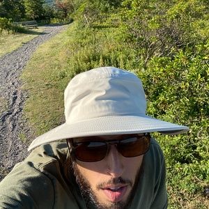 Meet your Posher, Albert